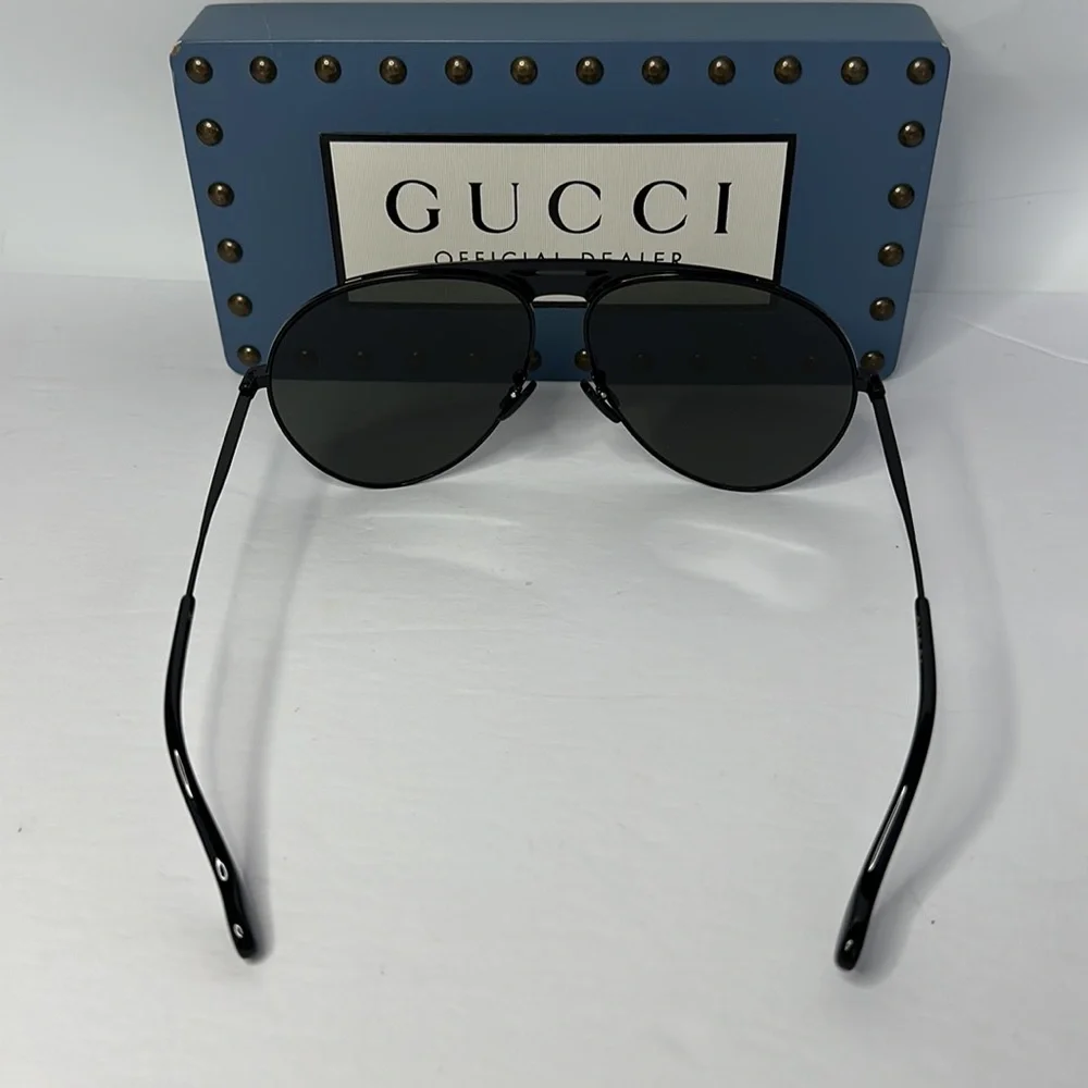 Authentic Gucci super light, stylish and bold design. The latest Gucci GG0908s